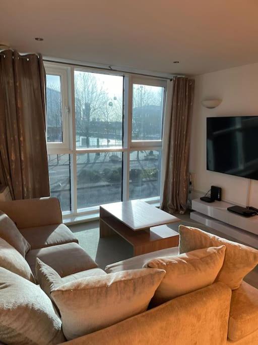 1 Bedroom Apartment Royal Docks London Exterior photo